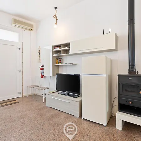 Lägenhet La Casa Di Amelie Càbras